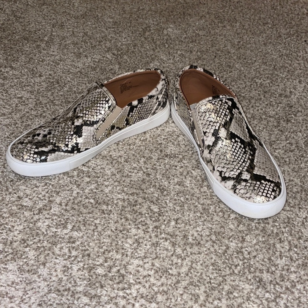 Steve Madden slip ons